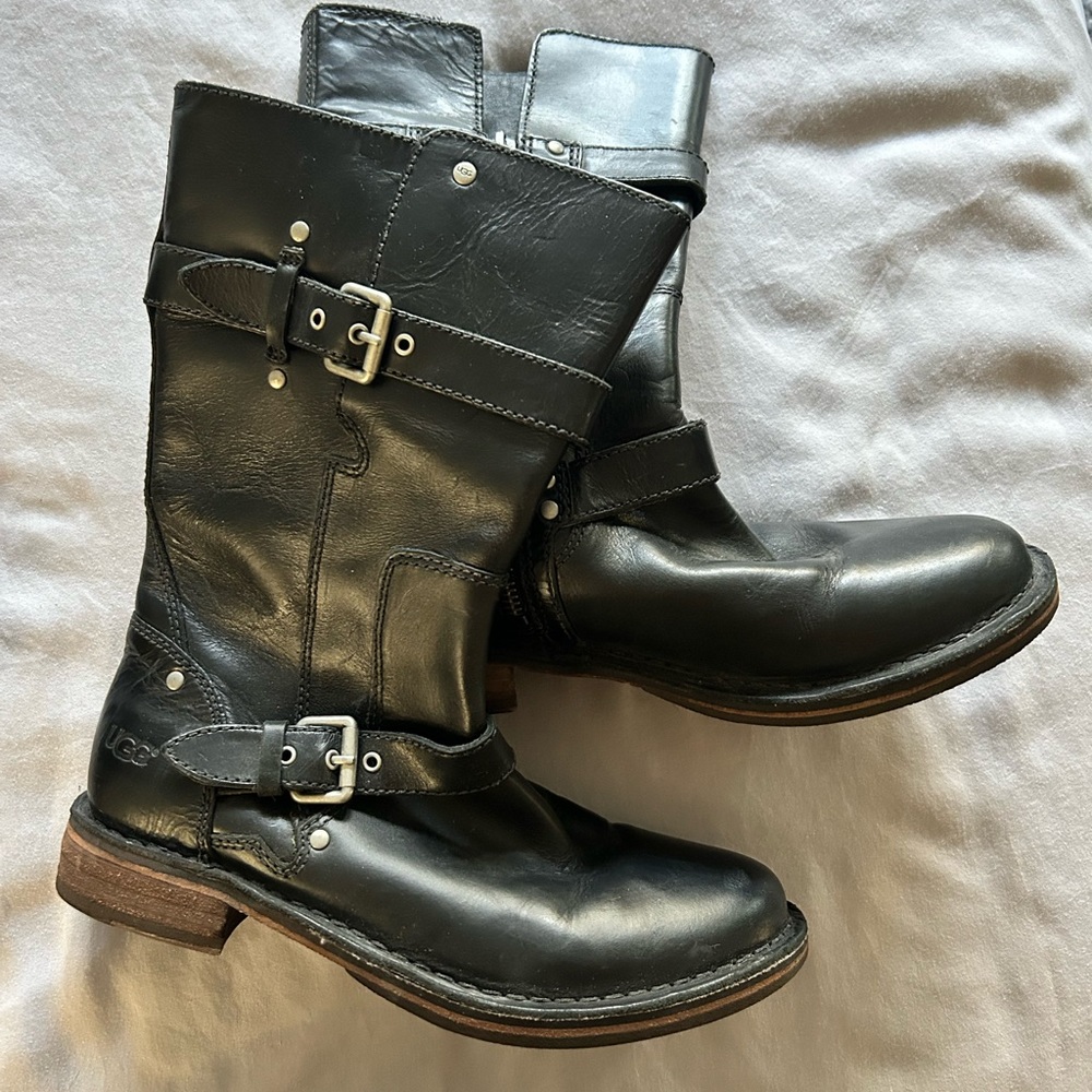 Ugg leather boots. So cute!